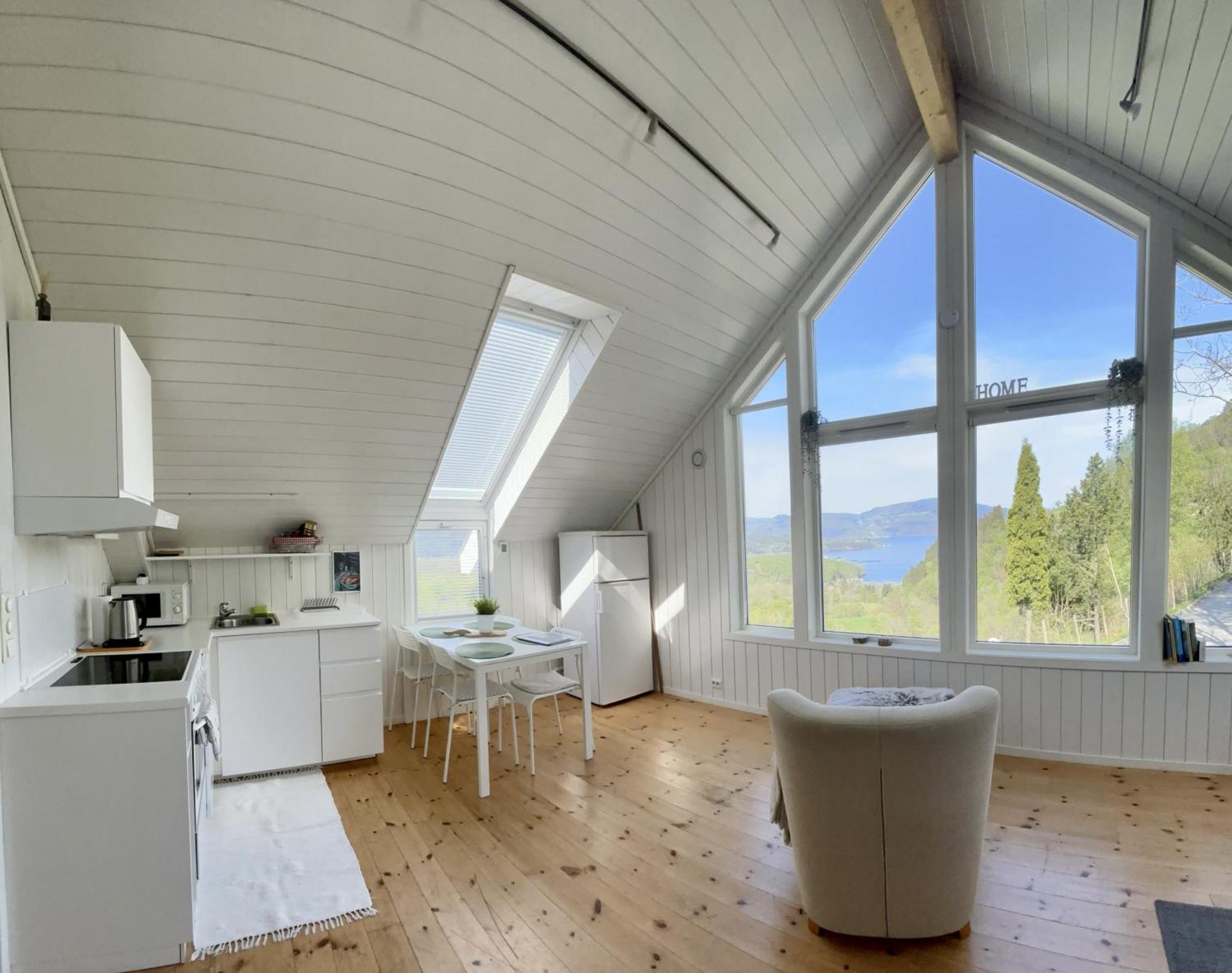 Fjord Road Lägenhet Hjelmeland Exteriör bild